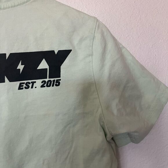 NEW CLOAKZY Shirt Women’s SZ‎ Small Bomb Design Punk Skater - Picture 12 of 13